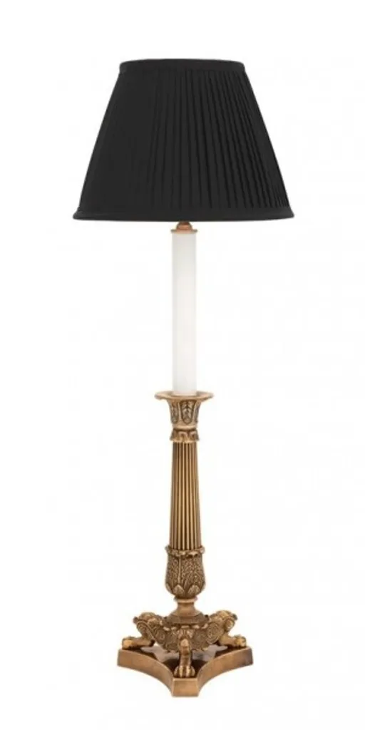 Lampe en laiton Casa Padrino : sublimez vos meubles avec ce modèle luxe