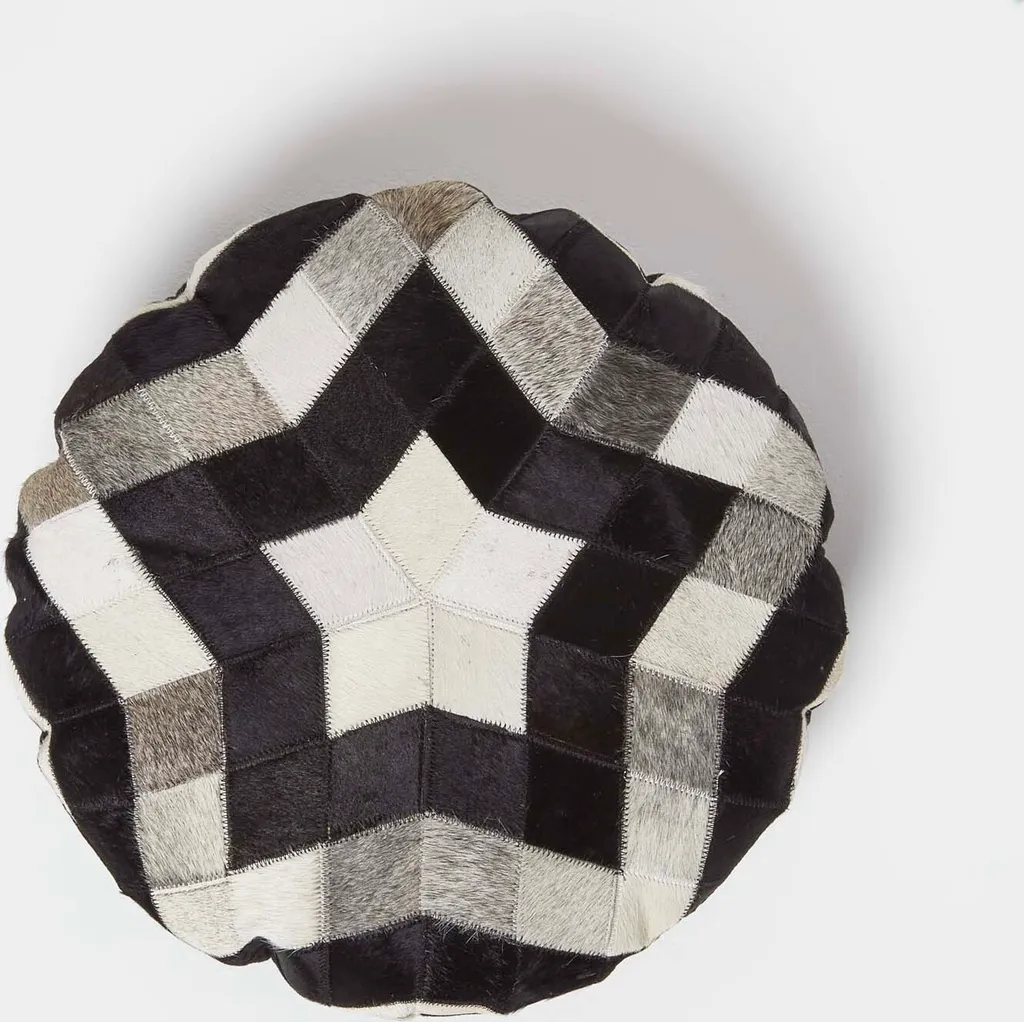 Coussin patchwork cuir et fourrure 40 cm - Motif Étoile Gris et Crème