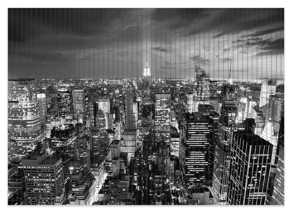 Wallario Duschmatte Antirutschmatte Badmatte Fußmatte New York bei Nacht - Panoramablick über die Stadt - schwarzweiß, Größe ca. 70 x 50 cm