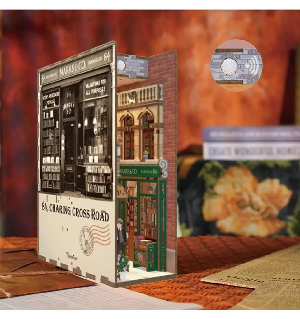 Idée Cadeau Maquette 3D Bois 84 Charing Cross Road pour Coin Lecture