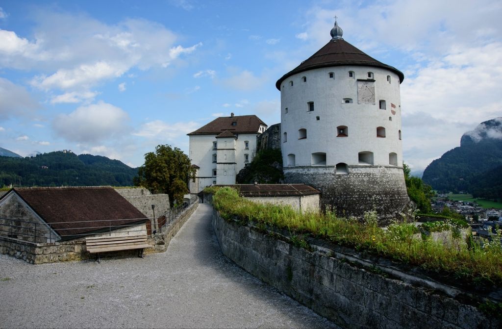 hansepuzzle 62324 - Festung Puzzle, 500 Teile, Gebäude, 46,0 x 30,0cm mit hochwertiger Aufbewahrung, Kartonbox und wiederverschließbarem Beutel