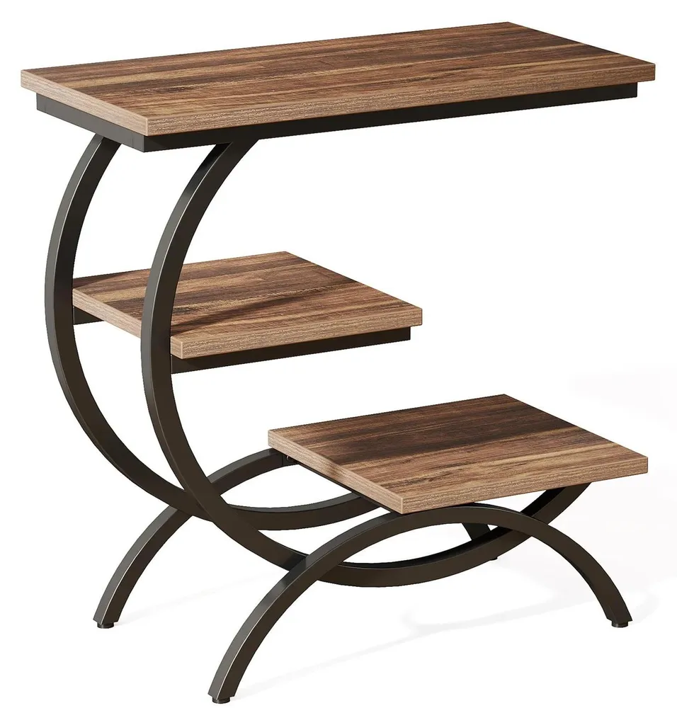 Table basse en forme de C pour gagner de la place dans un petit salon