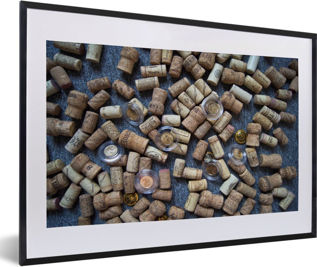 MuchoWow Gerahmtes Poster Korken auf einem Haufen 60x40 cm - Poster mit Schwarzem Bilderrahmen Wandposter Rahmen Foto Bilder - Schlafzimmer - Pla...