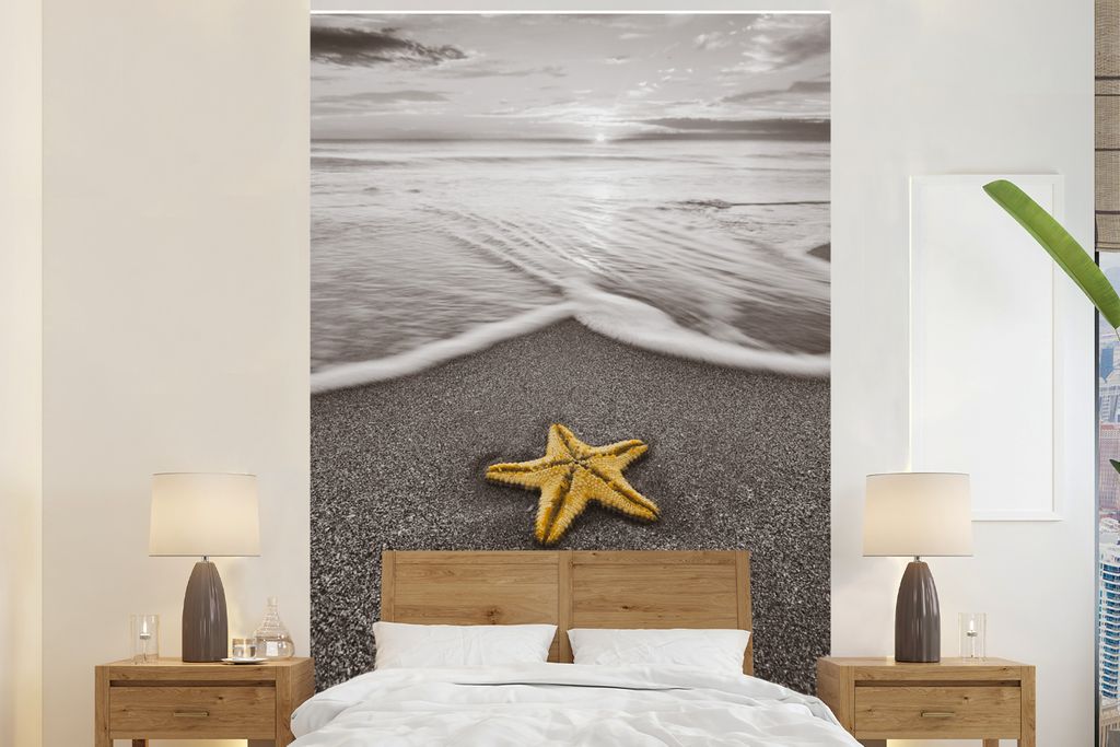MuchoWow Fototapete für Wohnzimmer oder Schlafzimmer Wandtapete Vinyl Motivtapete Seesterne - Strand - Golf - 155x240 cm - Tapete