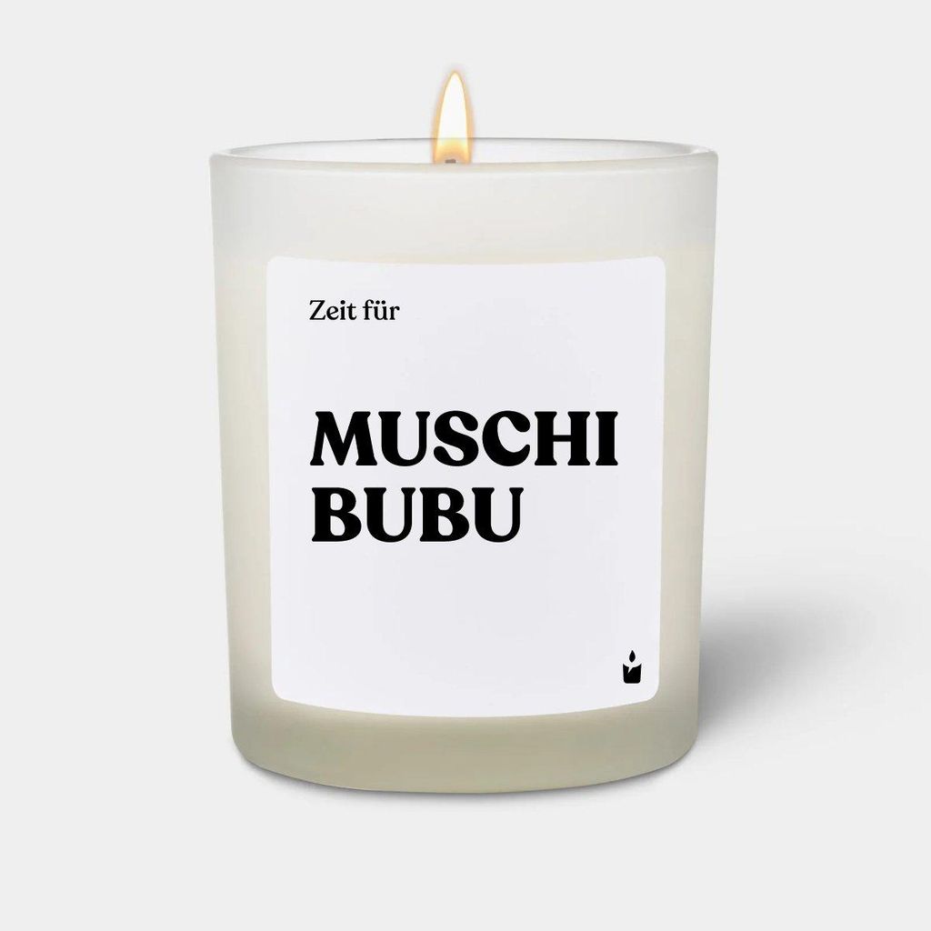 ChattyCandles Duftkerze Weiss Woody Zeit für Muschibubu
