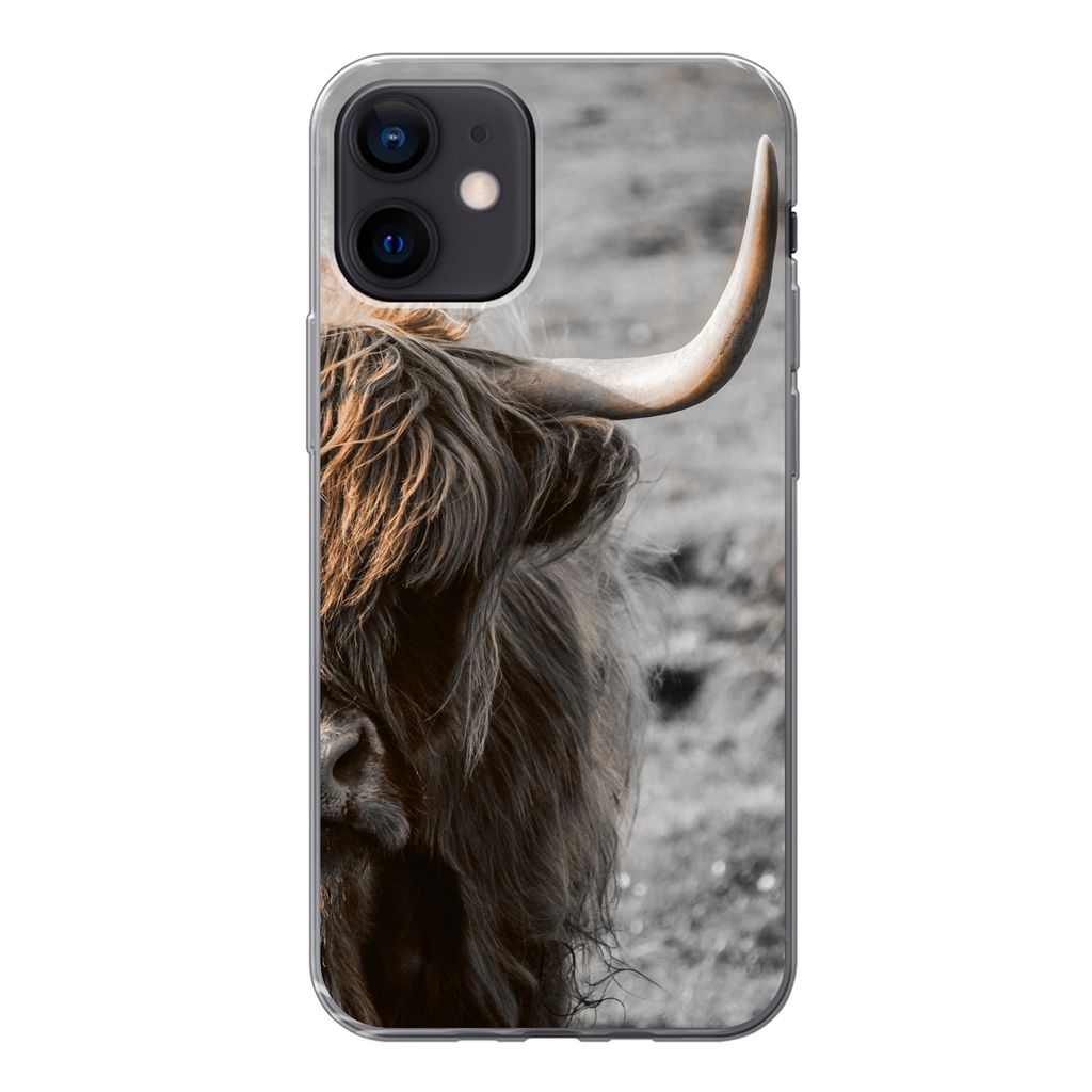 MuchoWow Handyhülle Schutzhülle Hülle für iPhone 12 Schottische Highlander - Kühe - Natur Silikon Softcase Handy Hülle - Schutzhülle