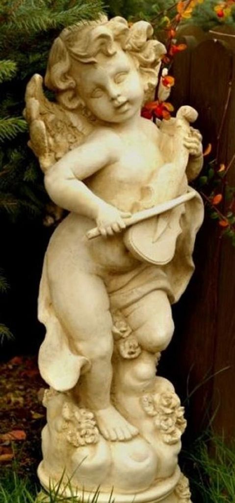 Casa Padrino Jugendstil Gartendeko Skulptur Engel Sandfarben / Beige 32 x 28 x H. 81 cm - Garten Deko Figur - Garten & Terrassen Deko Accessoires