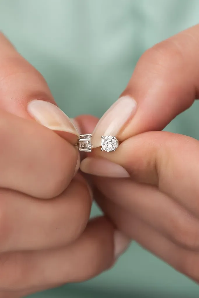 Boucles d'oreilles solitaire argent 925 rhodié et zircone 4mm femme