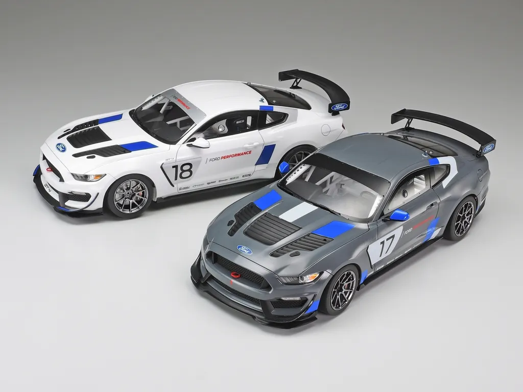 Tamiya Ford Mustang GT4 1/24 - Maquette de Voiture de Course 300024354