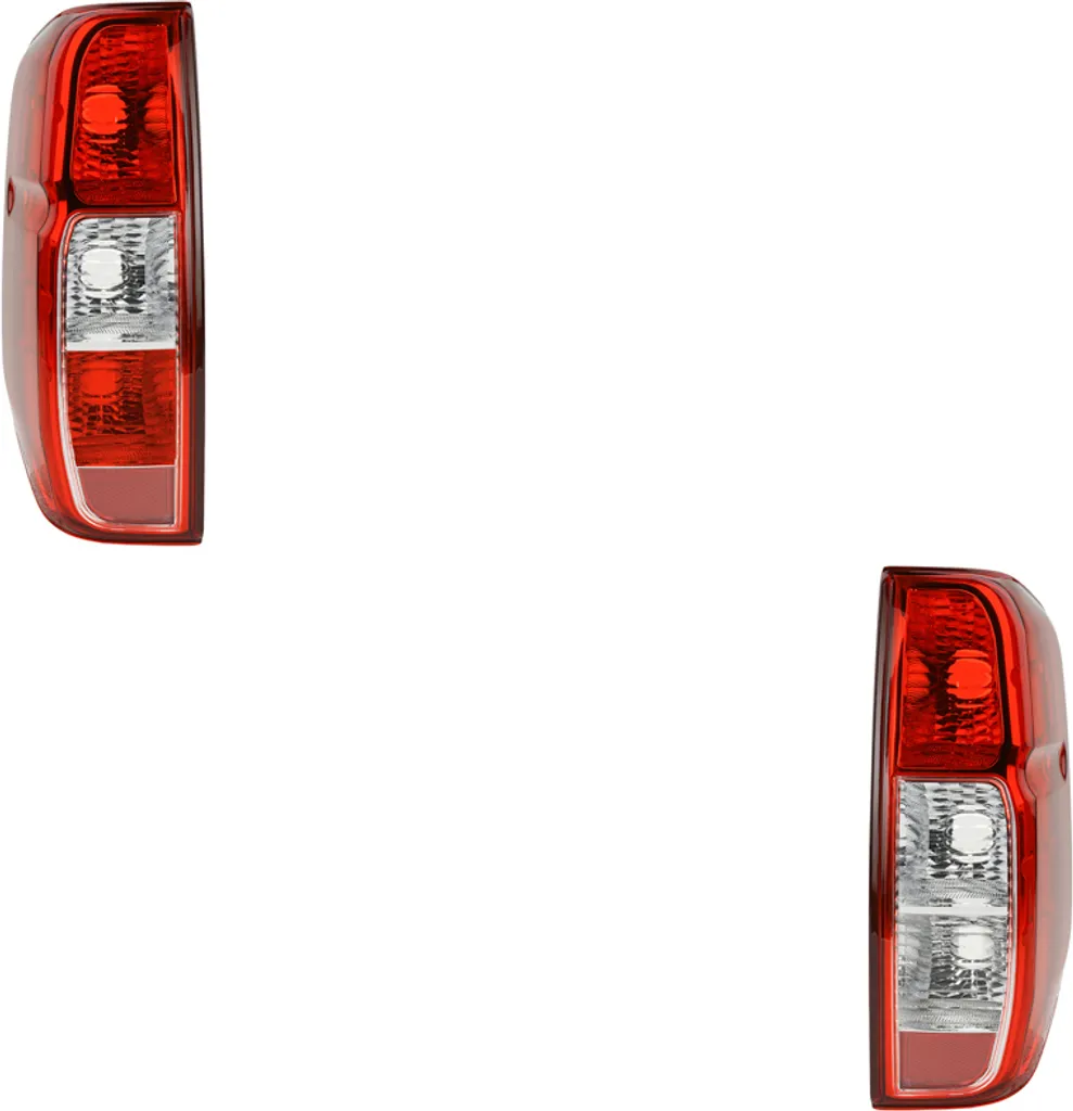 Feu arrière Nissan Navara D40 cassé ? Changez pour ce set halogène Johns