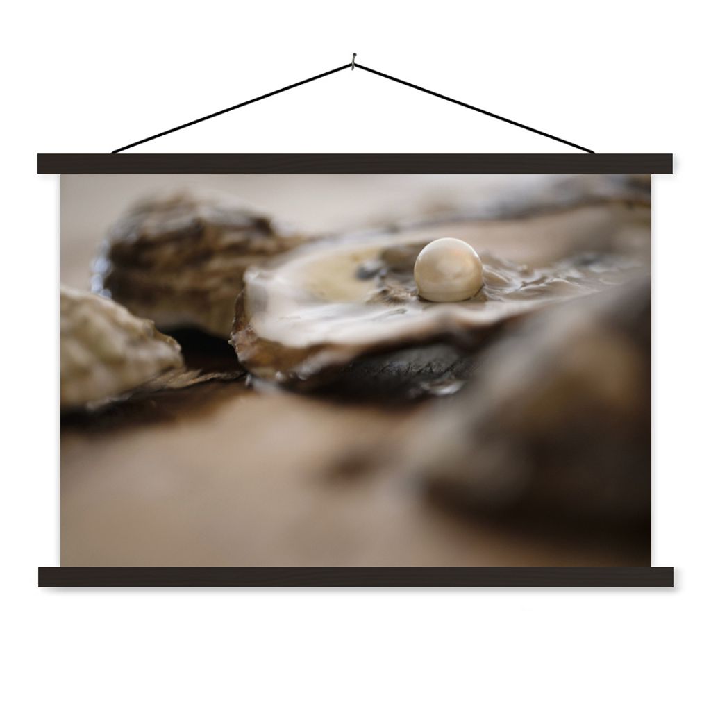 MuchoWow Textilposter Perle - Muschel - Auster 120x80 cm mit schwarzem Rahmen - Wanddeko