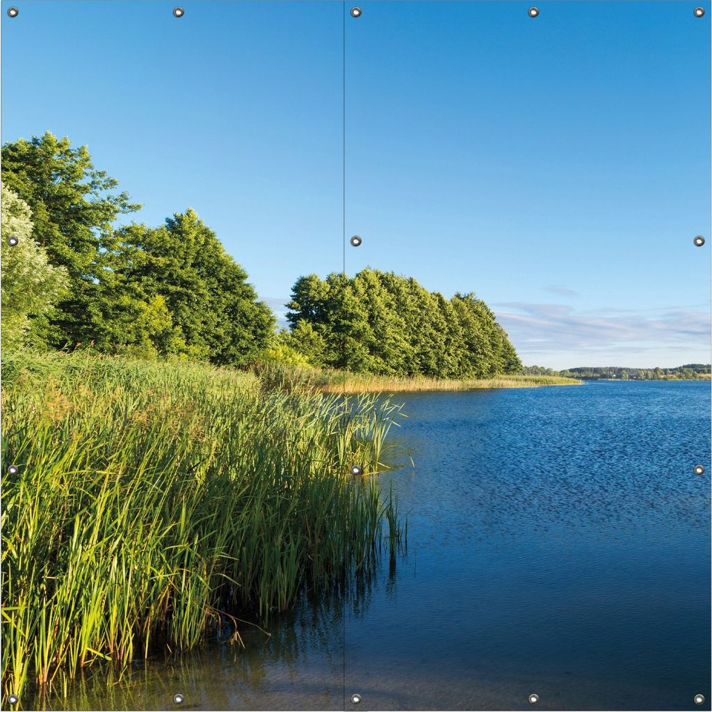 Wallario Outdoor-Poster für Garten oder Balkon, Motiv Malerischer See mit Schilf unter blauem Himmel, in ca. 180 x 180 cm