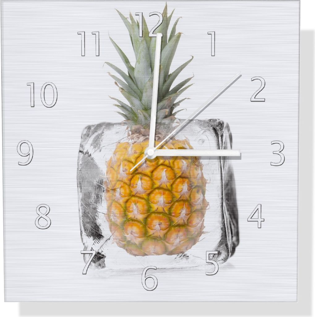 Wallario Design Wanduhr Ananas in Eiswürfel - Eiskaltes Obst aus Aluverbund, Größe 30 x 30 cm