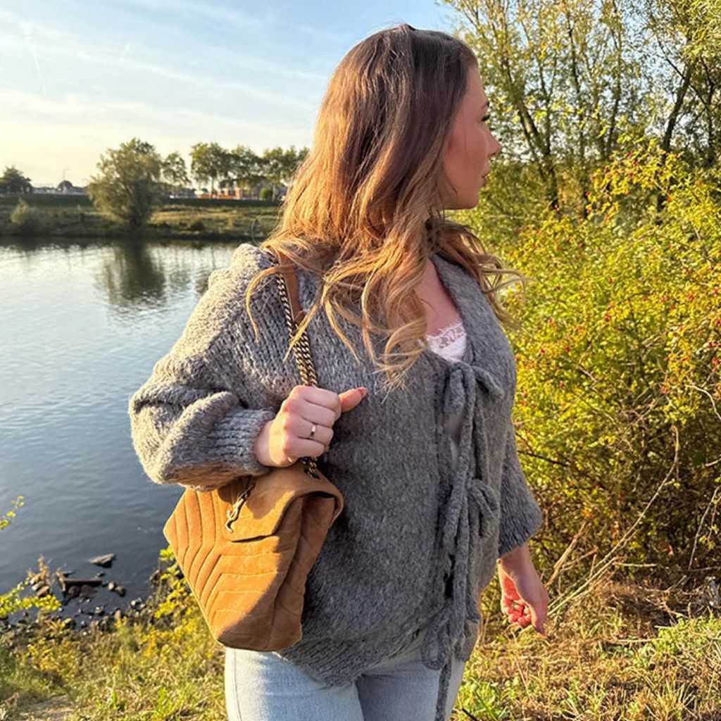 Damen Strickjacke Cardigan mit Schleifen „Sophia“ Dunkelgrau, Onesize (XS-XL), für Frauen Langarm Grobstrickjacke, Herbst Winter Strickmantel ...