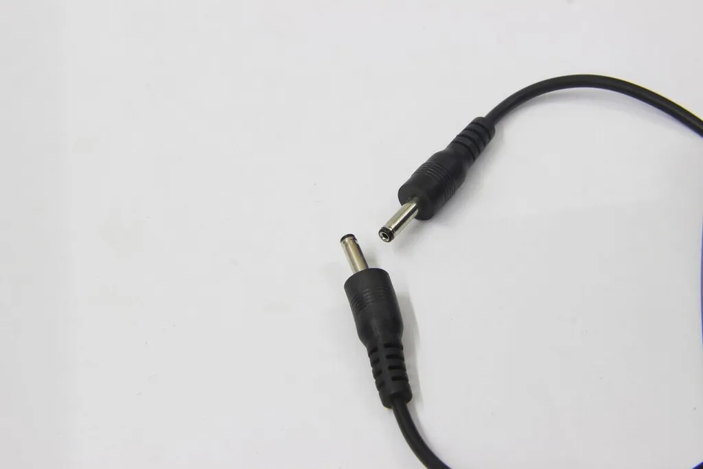 Câble USB de recharge pour avion P-38 Lightning Jamara - Accessoire RC
