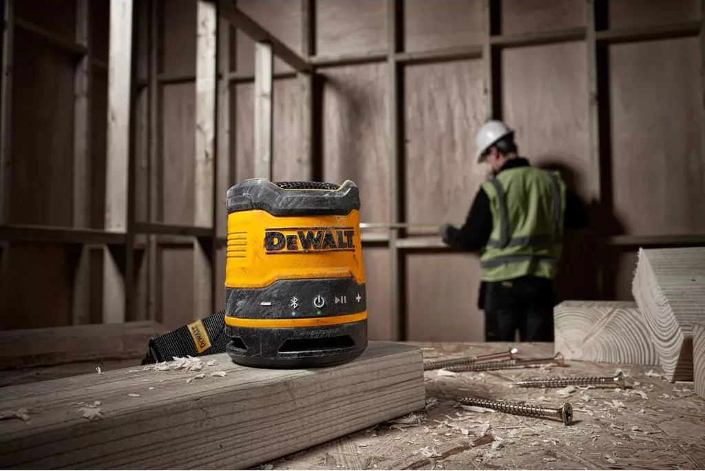 Enceinte Bluetooth Compacte DEWALT DCR009-XJ Rechargeable par USB-C - 4