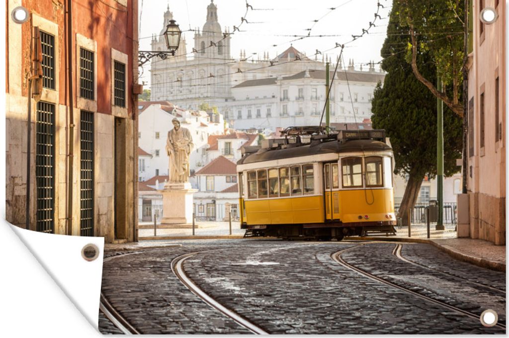 MuchoWow 60x40 cm Outdoor-Poster Gartendeko Sichtschutz Garten Poster für den Garten Straßenbahnfahrten durch die Straßen von Lissabon, Portugal