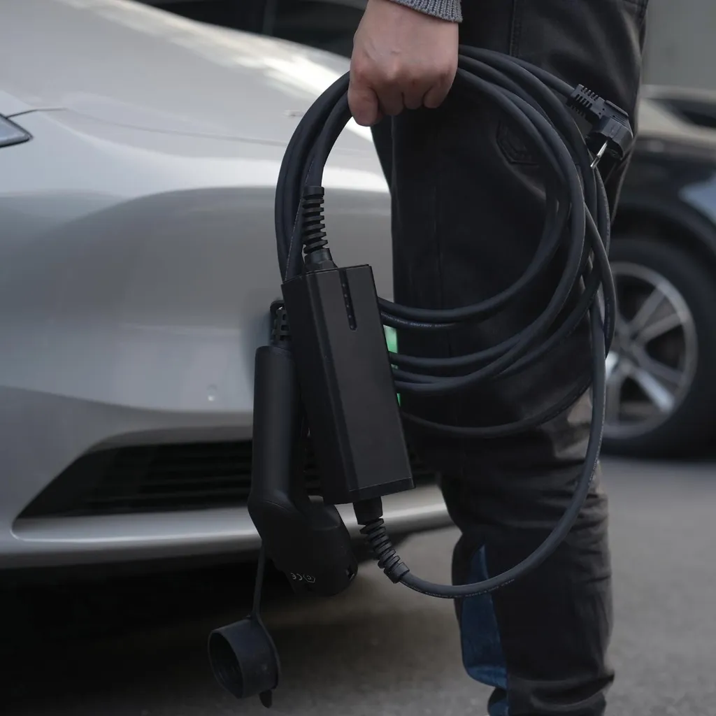Chargeur 16A Type 2 à Puissance Réglable Alcapower avec Câble 5m 250V
