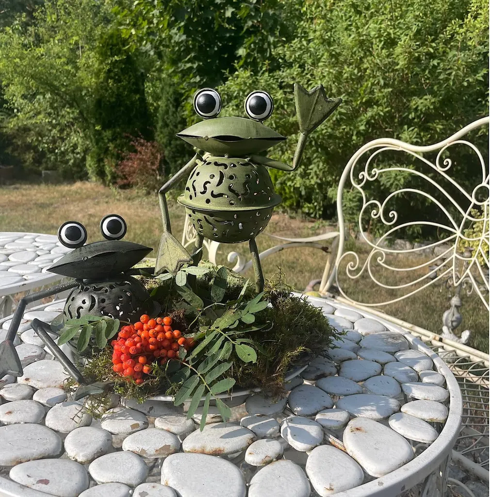 Décoration grenouille métal sculpté - Modèle unique résistant UV