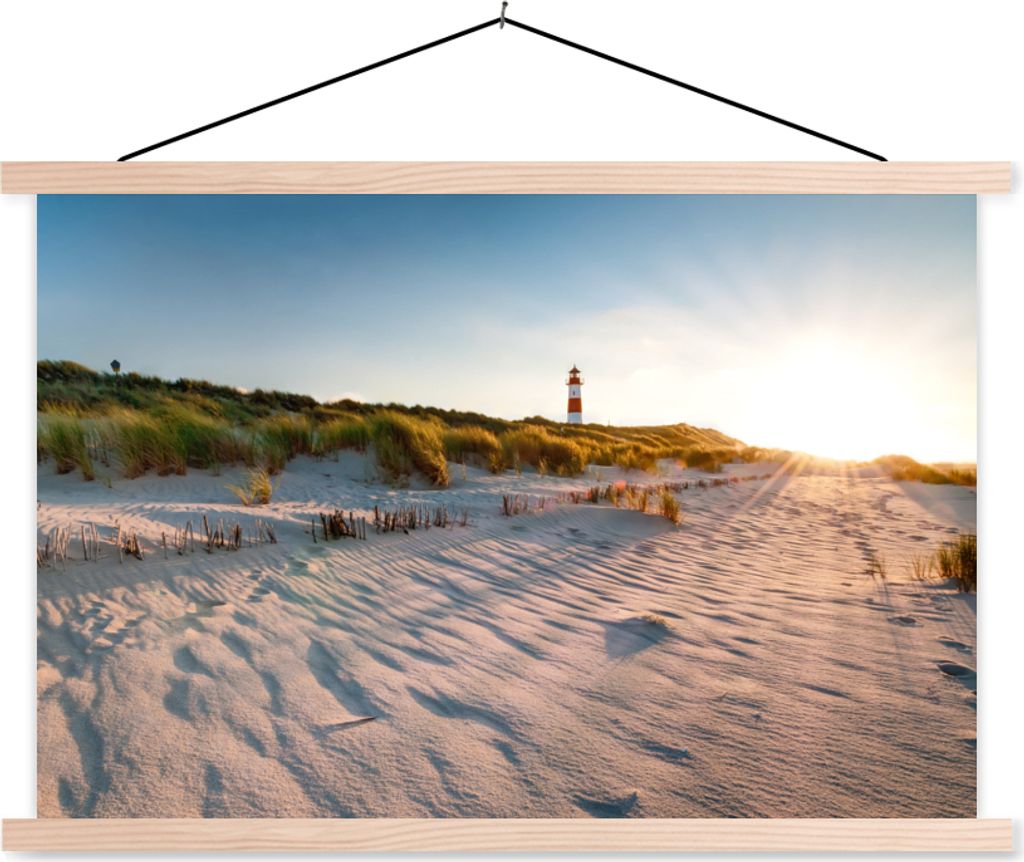 MuchoWow Textilposter Strand - Leuchtturm - Sonnenuntergang 60x40 cm mit holzfarbenen Rahmen - Bilder