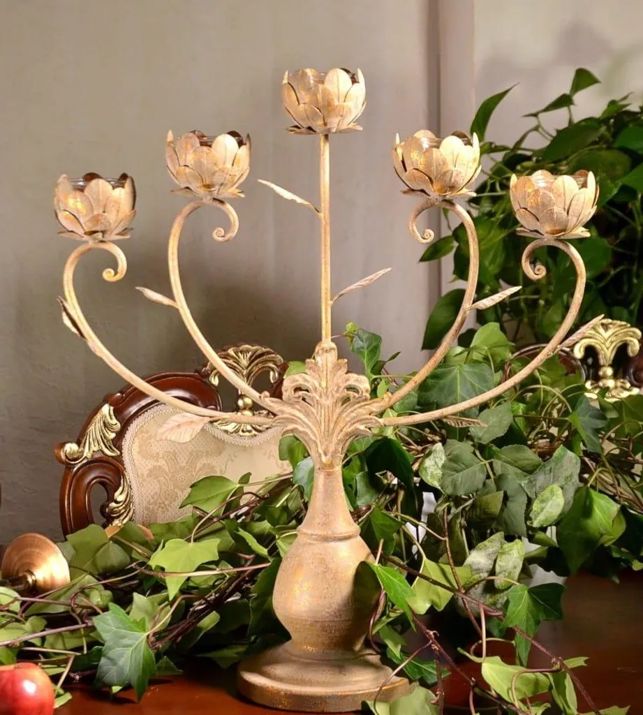 Candelabro Dorato Glamour 5 Candele | Must-Have per Tavola Social - 6