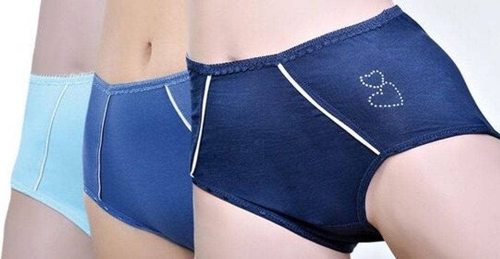 Toker Collection Hüftslip "Sabrina" mit Glitzerapplikation 3er Pack, Kontrastnähte im Vorderteil, Farbe Mix Türkis/Lavendel/Marine, Größe 4...