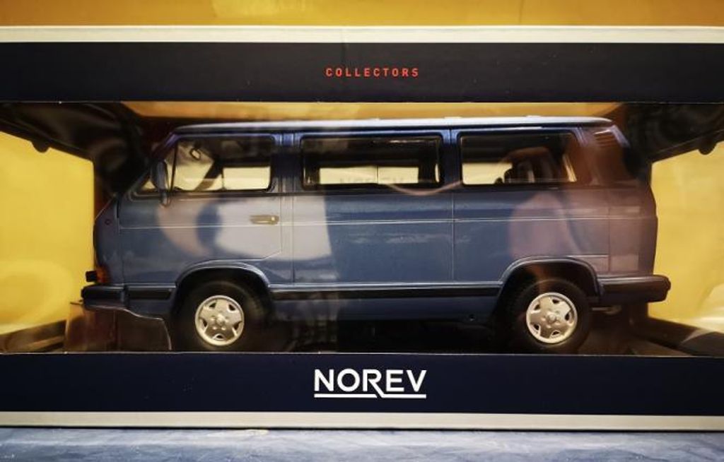 Furgoncino VW T3 "Bluestar" del 1990, blu, modellino in Immagine del prodotto 