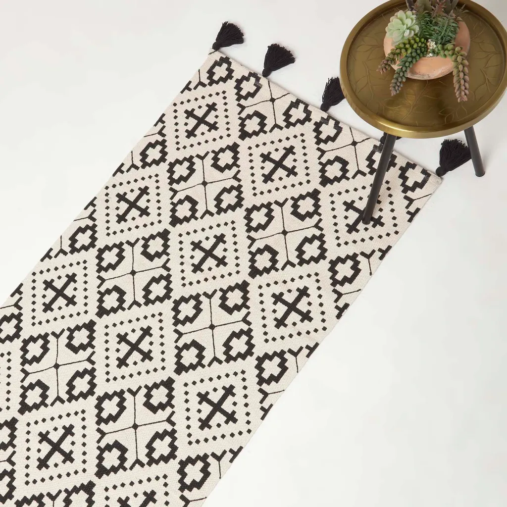 Tapis de couloir chic Reva noir et crème pour entrée et chambre 200cm