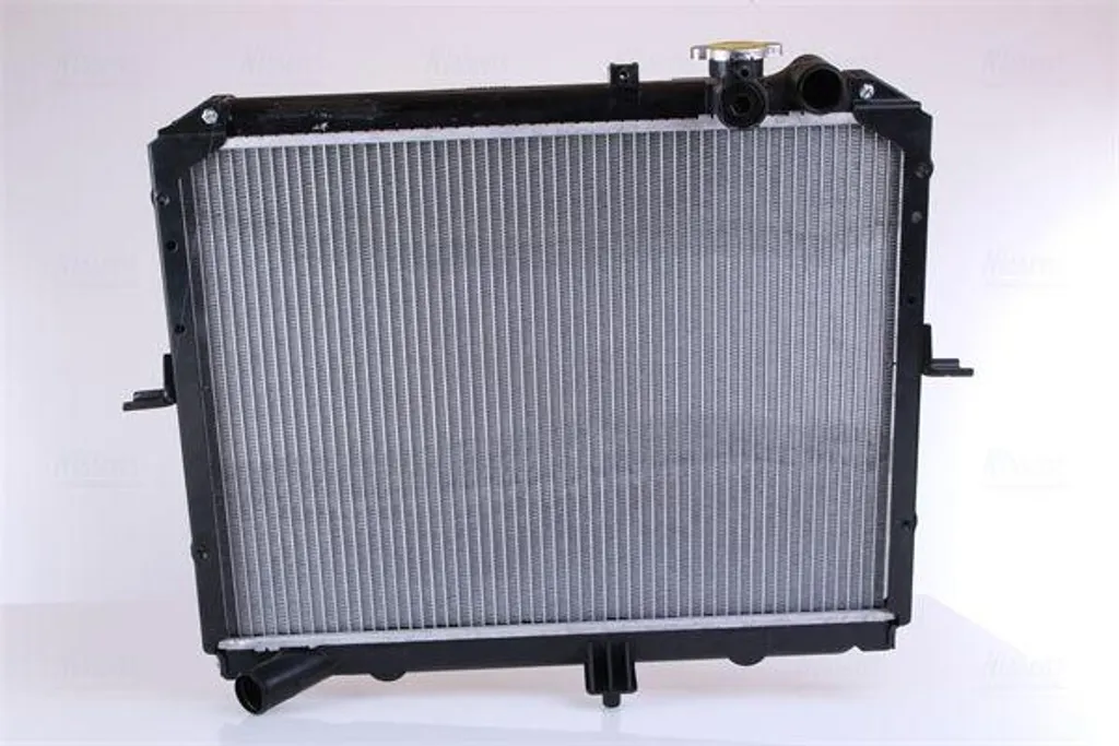Radiateur de Refroidissement Moteur pour K2700 - Qualité NISSENS 66646