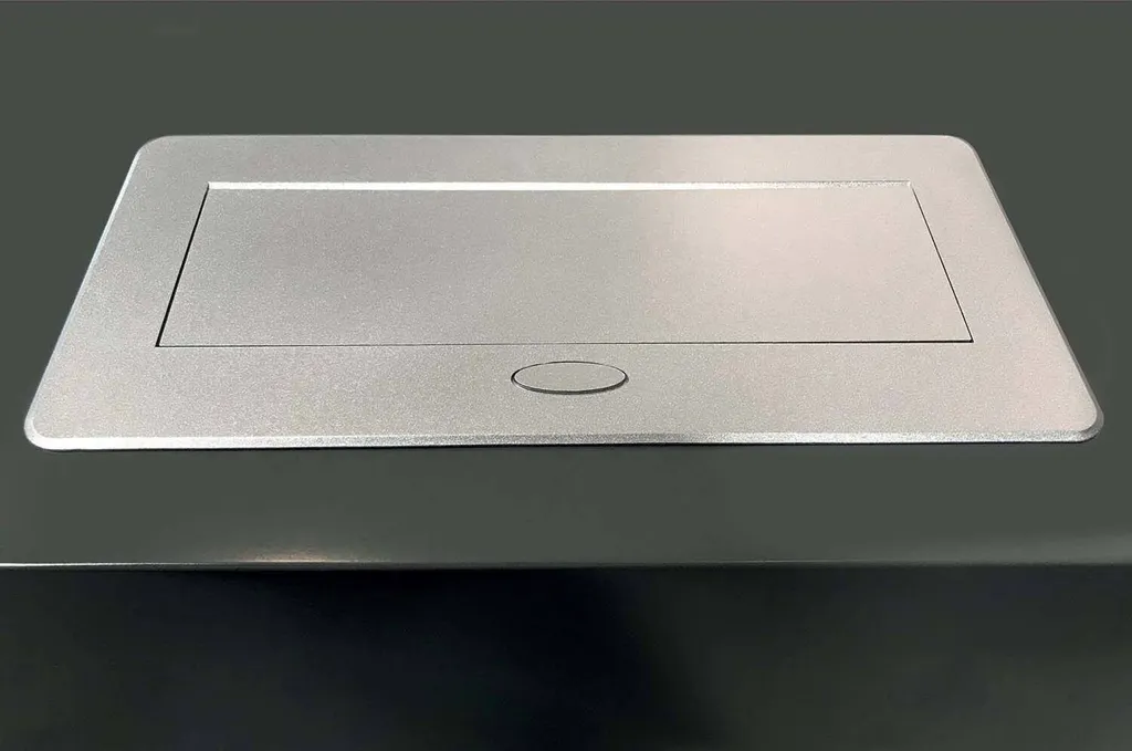 Prise de bureau encastrable Atom 26 USB C pour chargeur et PC