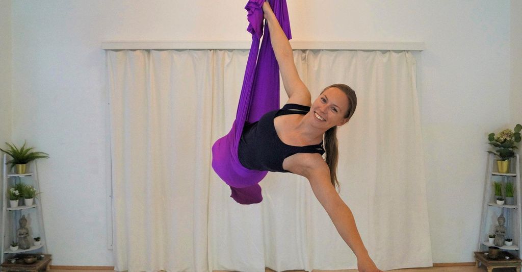 mydays Aerial Yoga Privatstunde in Wien; Erlebnis verschenken oder selbst erleben; Gutschein für 1 Person(en)