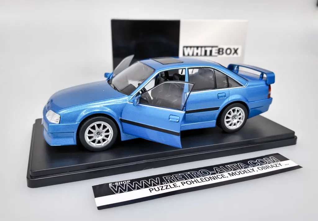 Modèle Réduit Opel Omega Evolution 500 1:24 pour Vitrine Collection