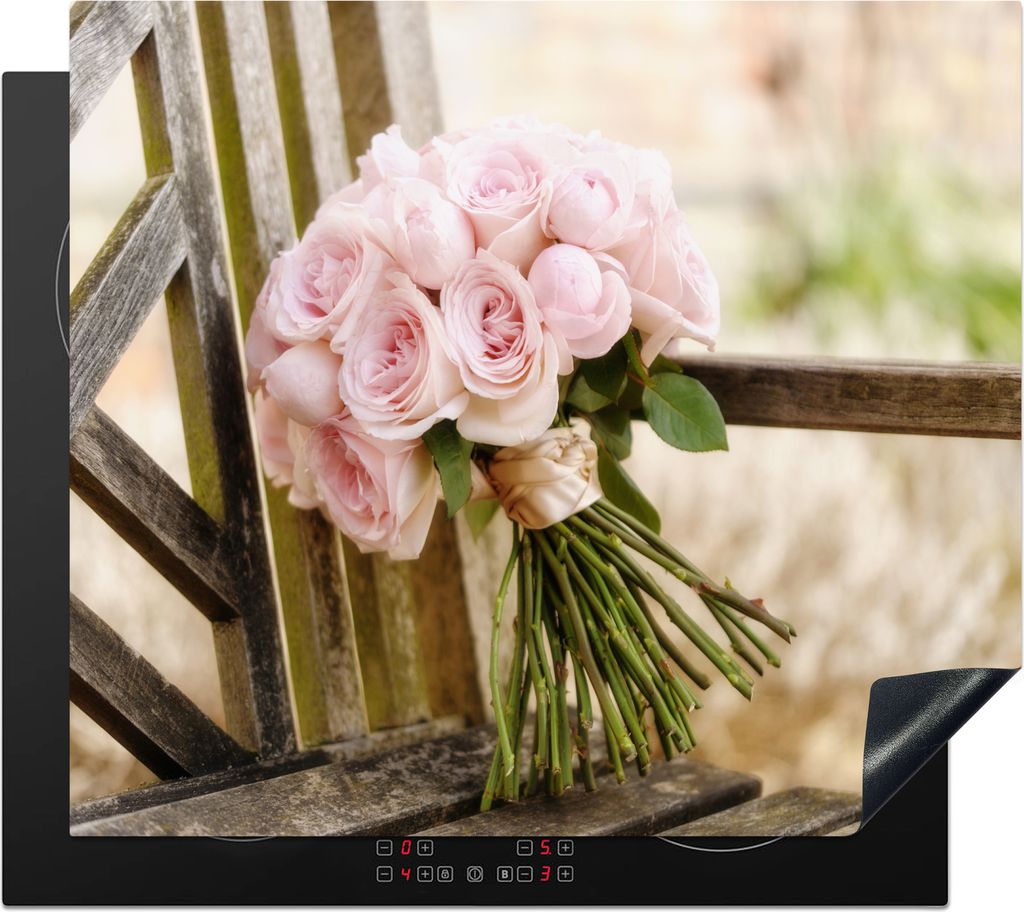 KitchenYeah Herdabdeckplatte Ein Blumenstrauß aus rosa Rosen auf einer Holzbank , 57x51cm, Küche Deko, Glaskeramikfeld Herdabdeckung, Abdeckpla...