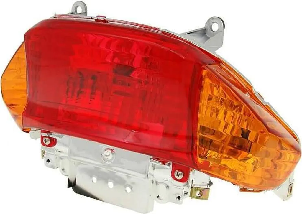 Feu arrière GY6 50cc 139QMB homologué E : remplacez votre feu cassé
