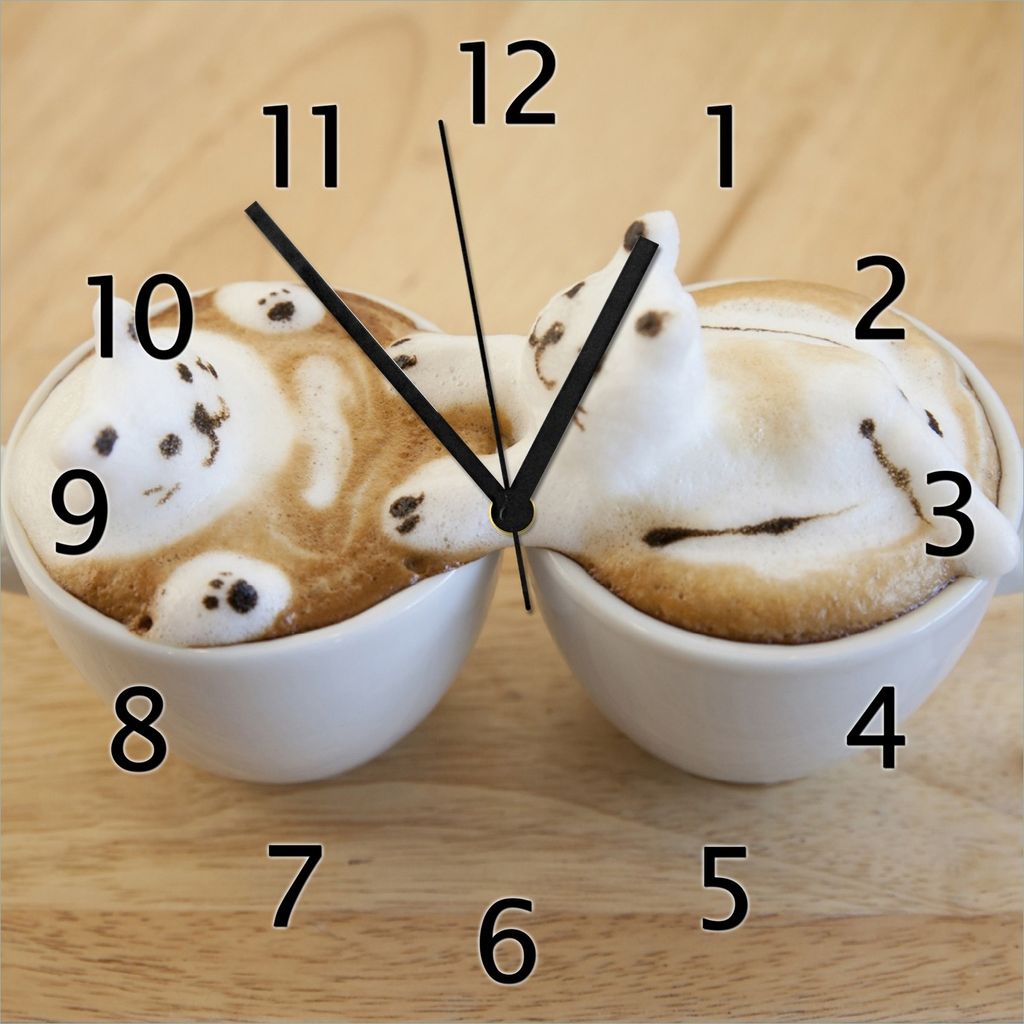 Wallario Design Wanduhr Süße Milchschaum Katzen auf Kaffee aus Echtglas, Größe 30 x 30 cm