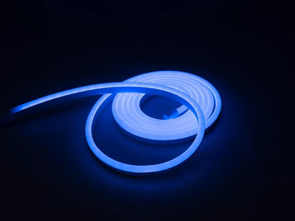 Set LED Neon Flex RGB 5m 24V IP44 Eurolite 50499900 - Professionale