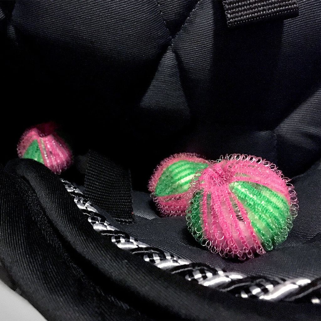 QHP Waschbälle 6er-Set pink-grün für die Waschmaschine zur Haarentfernung, Größe Pferd:one size