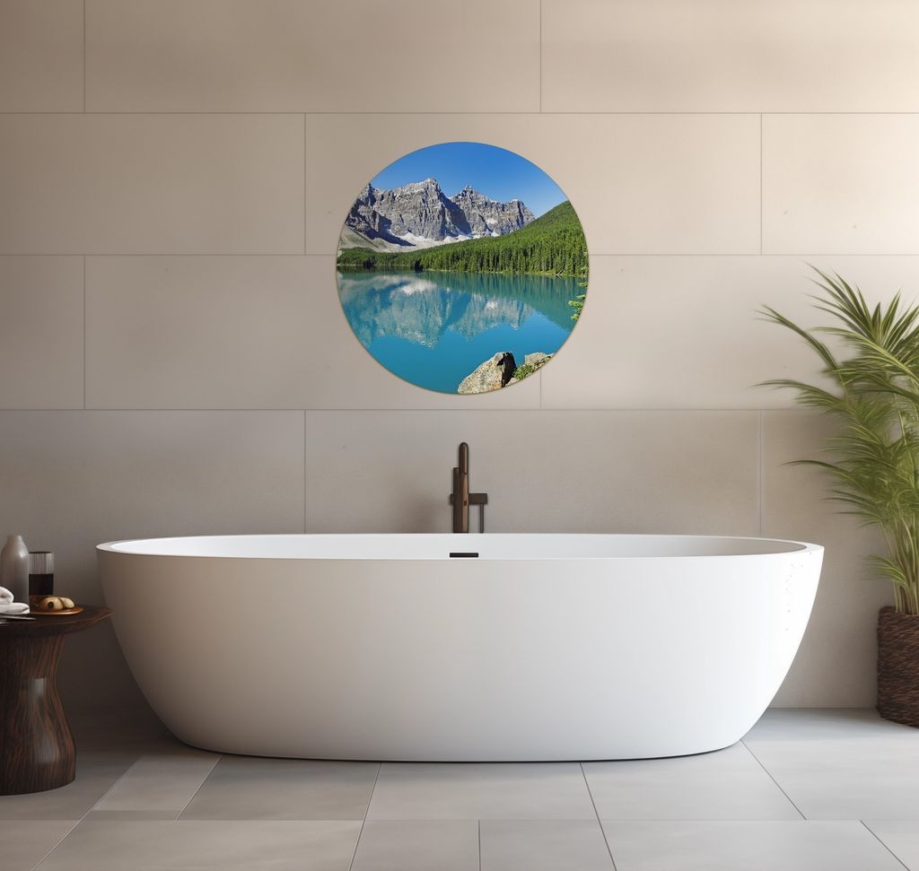 Wallario wasserfestes Poster selbstklebend 60 x 60 cm, Tiefblauer See mit Bergpanorama und Wäldern Kanada, Badezimmerposter Spritzschutz mit Hochg...