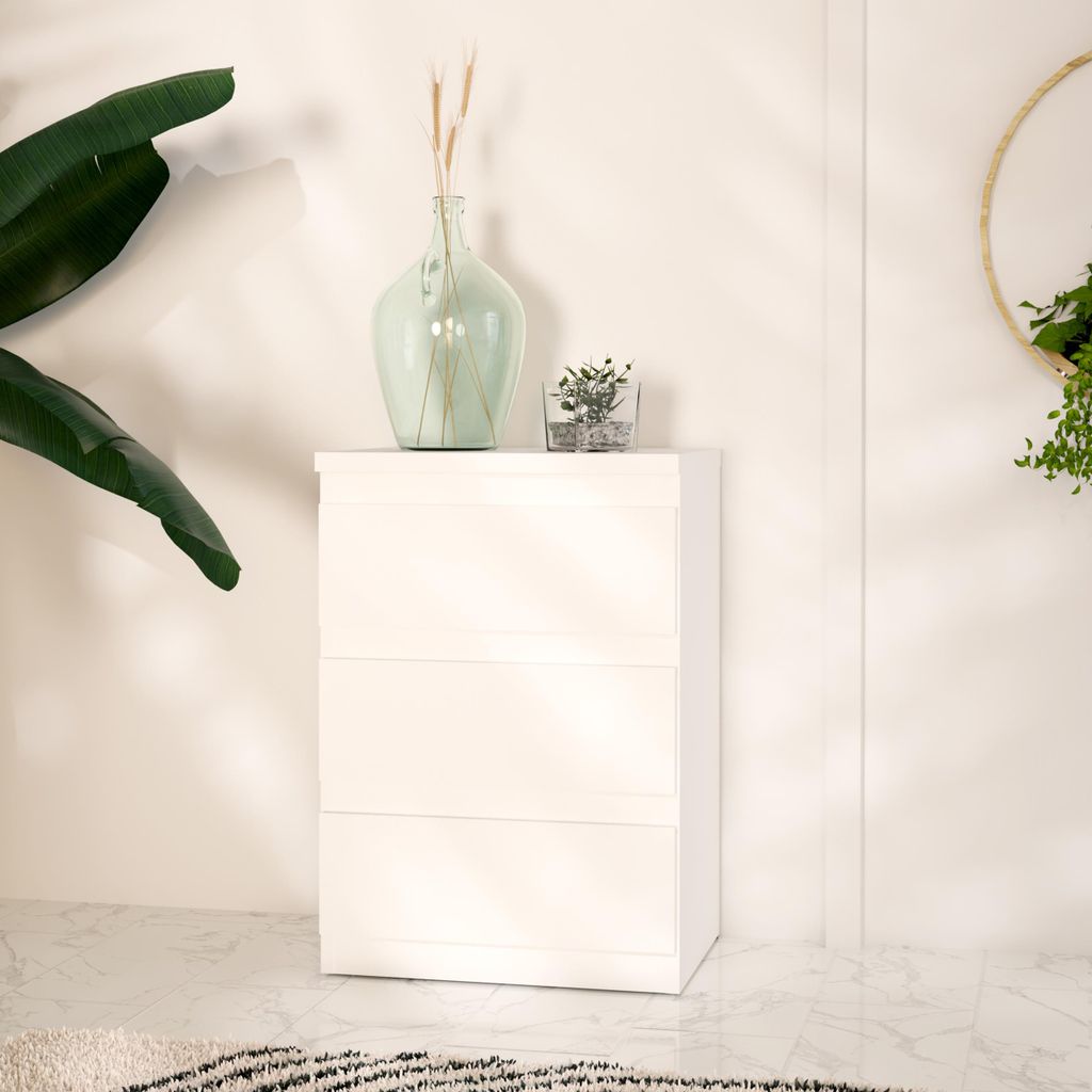Forte EDMORE Kommode 40 45, moderner Nachttisch mit 3 Schubladen, Beistelltisch, Holzwerkstoff, Weiß, 41,8 cm breit x 61,5 cm hoch x 32,2 cm tief