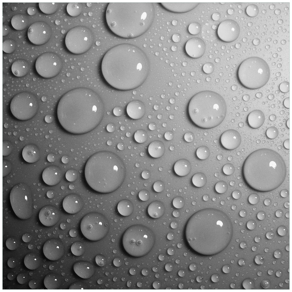 Wallario Wandbild aus Acryl, 50 x 50 cm, freischwebende Optik - Wassertropfen in schwarz weiß