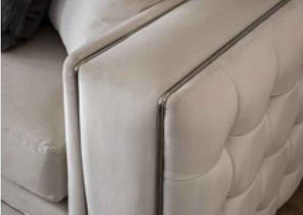 Klassische Chesterfield Dreisitzer Möbel Sofa Luxus Couchen beige 3 Sitz Sofas