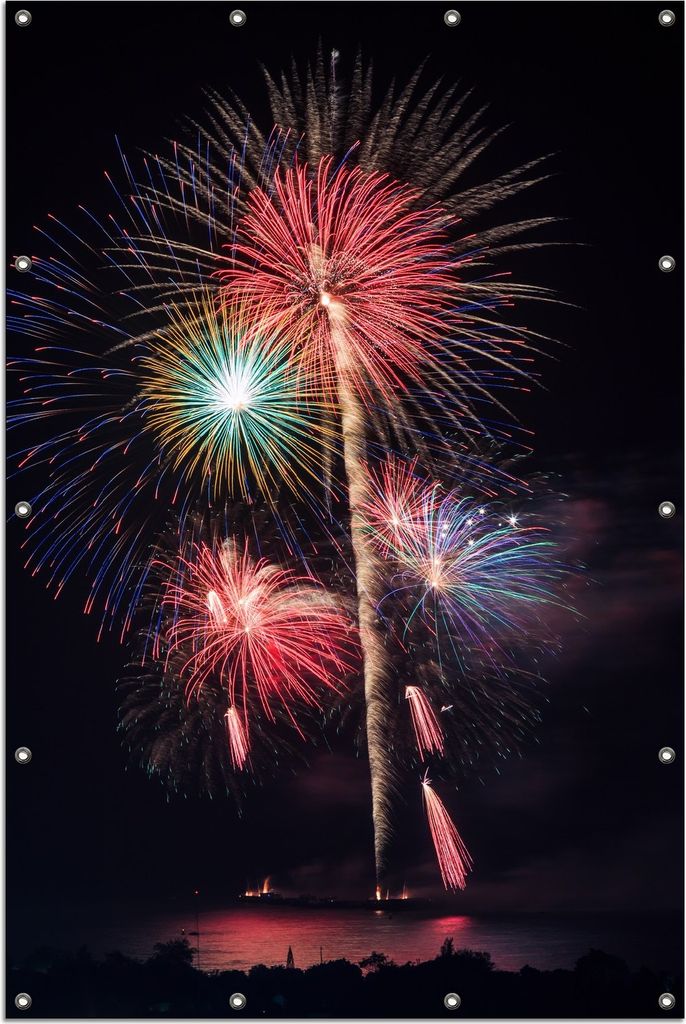 Wallario Outdoor-Poster für Garten oder Balkon, Motiv Feuerwerk bei Nacht, in ca. 120 x 180 cm