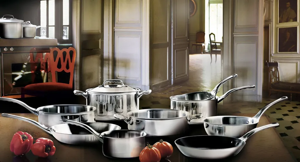 Petite casserole de cuisine 1,2L avec manche isolant et bord verseur net - 8