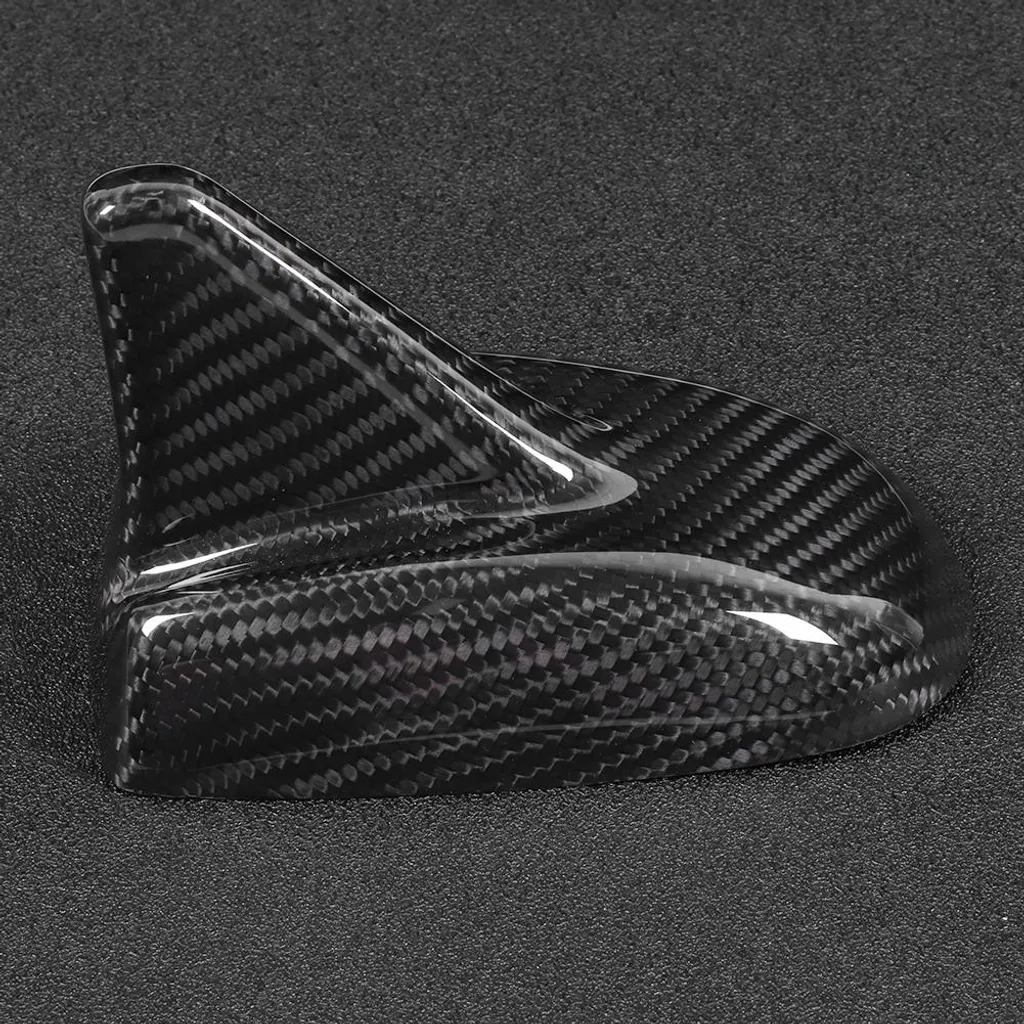 Amélioration esthétique antenne carbone pour Maserati Levante 2017 à 2020 - 4