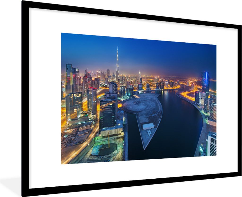 MuchoWow Gerahmtes Poster Dubai als schillernde, leuchtende Stadt bei Nacht 90x60 cm - Poster mit Schwarzem Bilderrahmen Wandposter Rahmen Foto B...