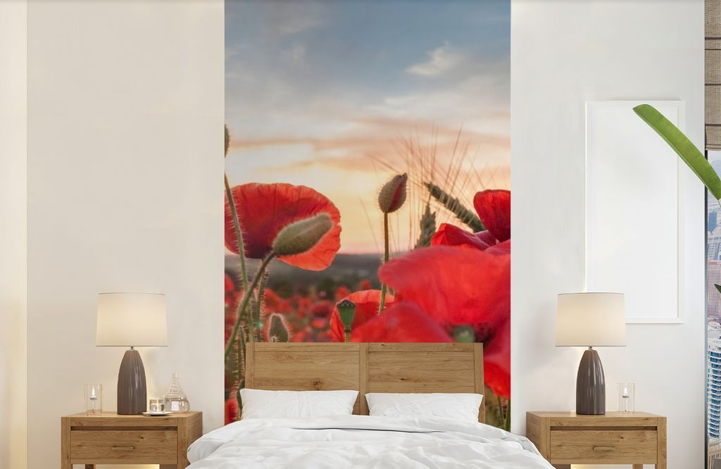 MuchoWow Fototapete für Wohnzimmer oder Schlafzimmer Wandtapete Vinyl Motivtapete Sonnenuntergang hinter den schönen Mohnblumen - 120x240 cm - ...