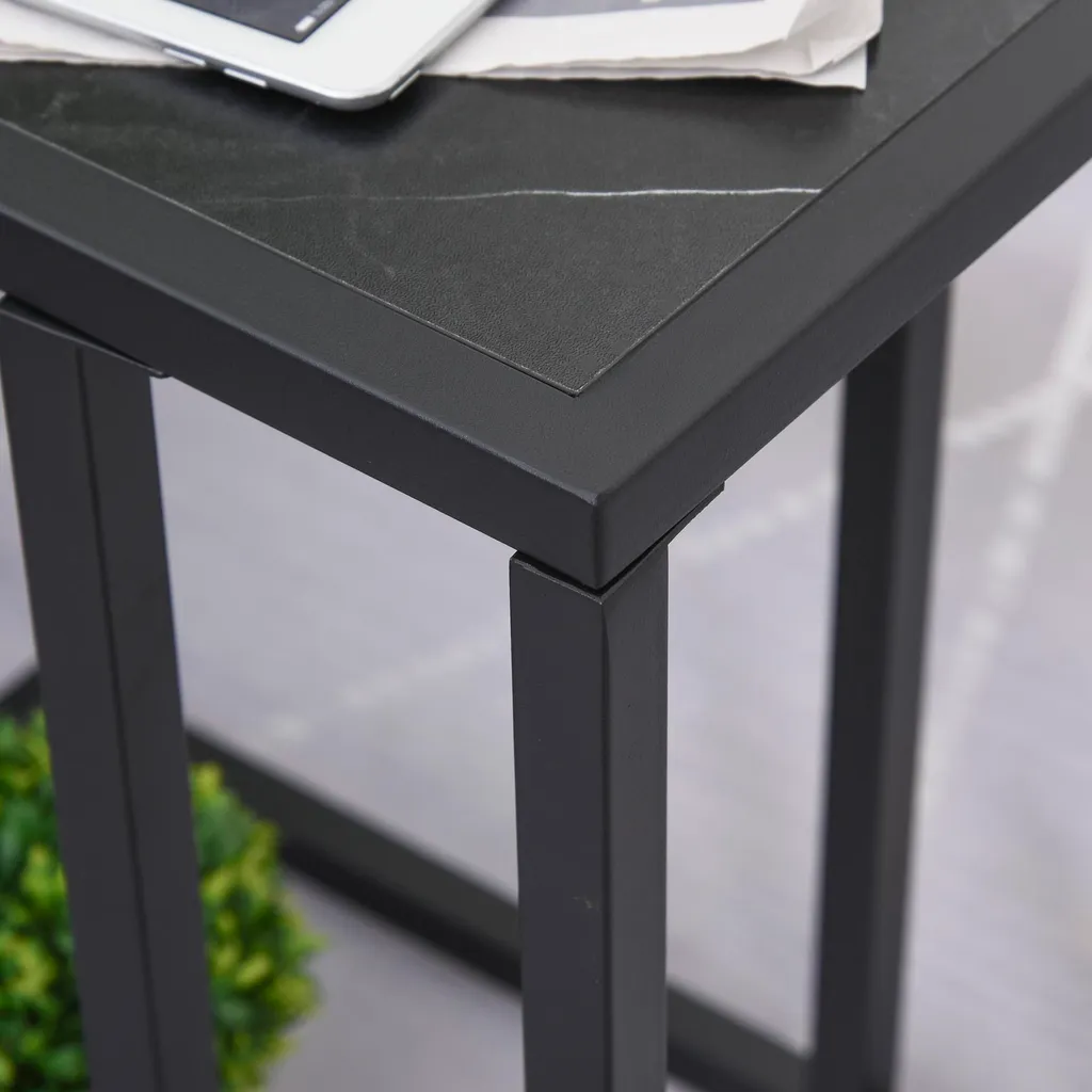 Optimisez votre petit espace avec cette table d'appoint noire compacte - 8