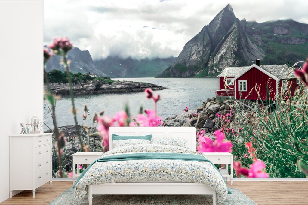 MuchoWow Fototapete für Wohnzimmer oder Schlafzimmer Wandtapete Vinyl Motivtapete Rotes Haus in den Bergen - 330x220 cm - Fototapeten