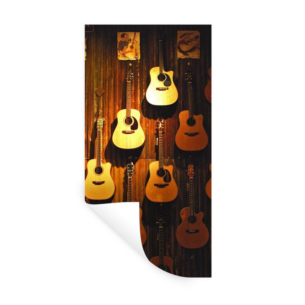 MuchoWow Wandtattoo Wandsticker Wandaufkleber Viele Akustikgitarren hängen an einer Wand 80x160 cm Selbstklebend und Repositionierbar - Sticker ...