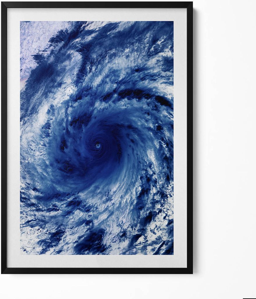 NASA-Foto - Wolkenwirbel aus dem Weltraum– Wandbild mit Rahmen – Gerahmtes Bild – Wanddekoration – 70x100 cm – Schwarz Rahmen